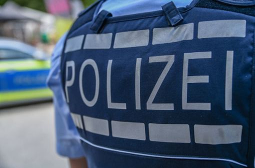 Nachdem ein Berliner Polizist mutmaßlich eine Frau bei einem Einsatz fremdenfeindlich beleidigt hat, wird gegen den Mann ermittelt. (Symbolbild) Foto: IMAGO/onw-images/IMAGO/Marius Bulling