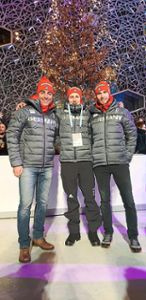 Sie genießen das Flair im schweizerischen Lausanne in vollen Zügen (von links): DSV-Cheftrainer für die Nachwuchsathleten, Christoph Klumpp, Skispringer Finn Braun und Techniker Jonas Würth.  Foto: Privat
