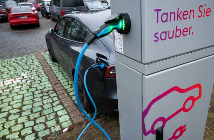 Große Nachfrage nach Elektroautos: Marktanteil von E-Autos in Deutschland 2021 verdoppelt