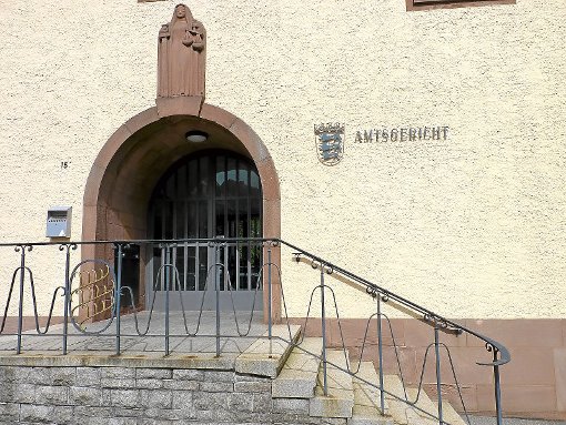 Mit einem bizarren Kräftemessen mit juristischen Mitteln ging der Prozess gegen einen Rechtsanwalt vor dem Amtsgericht Freudenstadt weiter.  Foto: Feinler