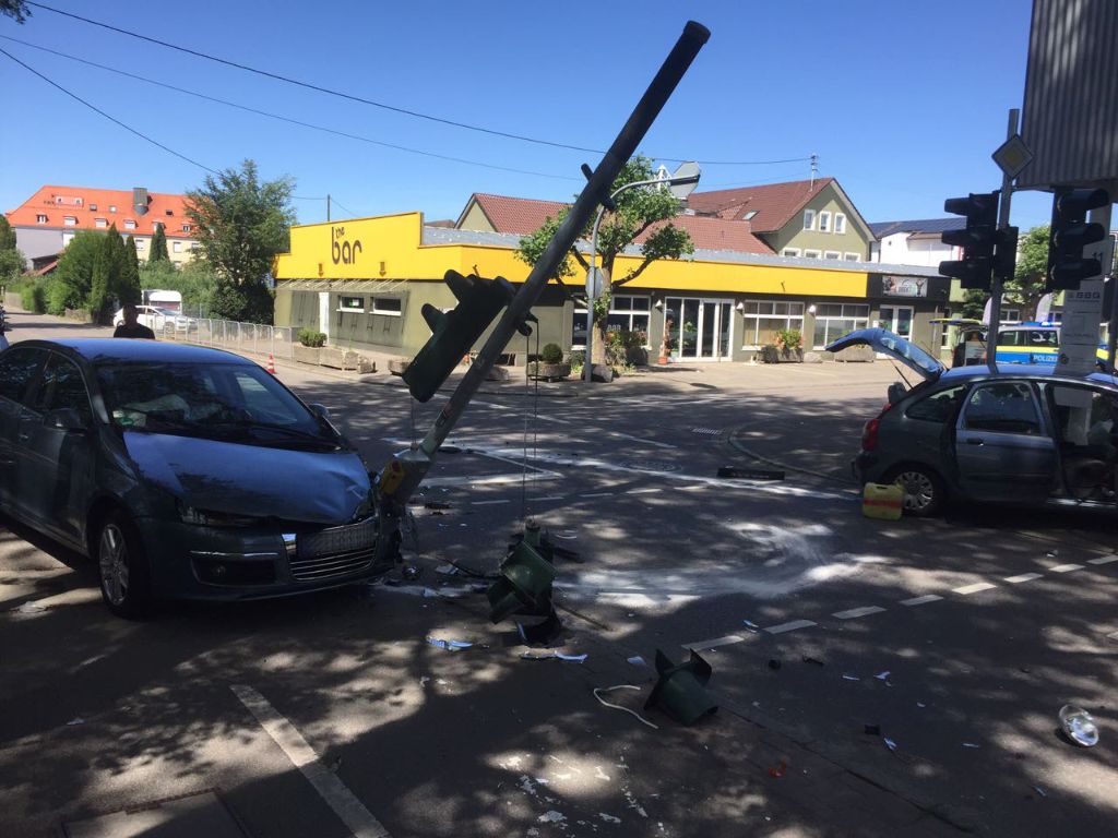 Bei einem Unfall in der Balinger Südstadt sind am Montagnachmittag drei Menschen verletzt worden.