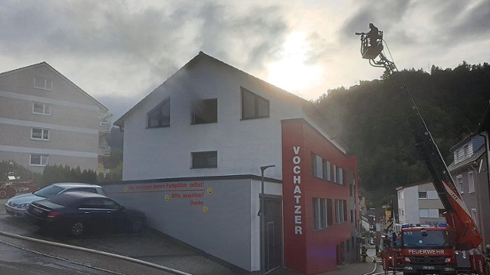 Einsatz in Schramberg: Feuerwehr bekämpft massiven Brand in Wohnung
