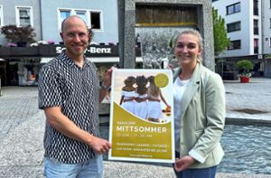 Werbering-Vorsitzender Christoph Leins und Citymanagerin Saskia Fortenbacher freuen sich  auf  den Nagolder Mittsommer. Foto: Rabea Hinz