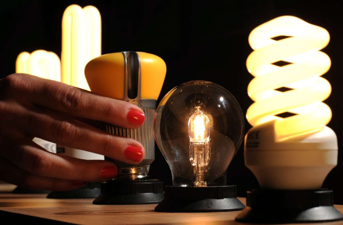 Mit den richtigen Glühbirnen lässt sich bereits viel Geld sparen. Foto: dpa/Tim Brakemeier