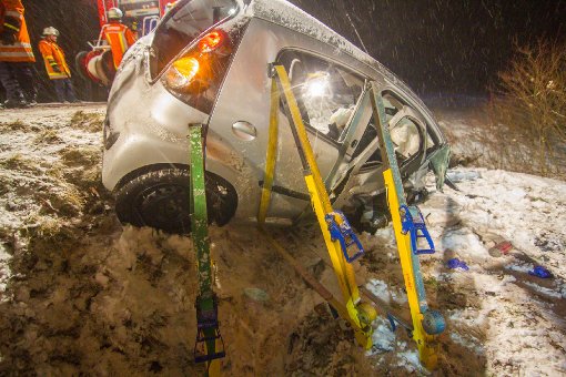 Bei einem Unfall am Mittwochabend auf der schneeglatten K 1904 zwischen Backnang und Großaspach ist eine 30-Jährige schwer verletzt worden. Foto: www.7aktuell.de | Karsten Schmalz