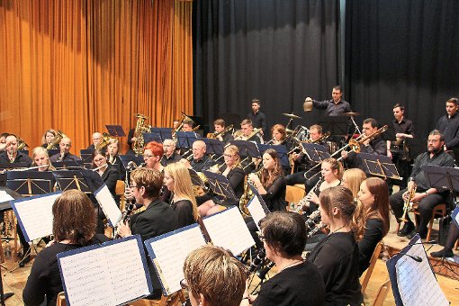 Von Bayreuth bis Rammstein hieß das Motto beim Jahreskonzert des Schapbacher Musikvereins Harmonie. Foto: Weis Foto: Schwarzwälder-Bote