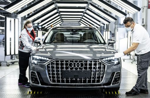 Speziell für China wird in Neckarsulm die superlange   Luxuslimousine Audi A8 L Horch produziert. Mit   5,45 Meter Länge ist der Wagen mit dem wuchtigen Kühlergrill  das längste jemals gebaute Serienmodell der Marke. Foto: A/i