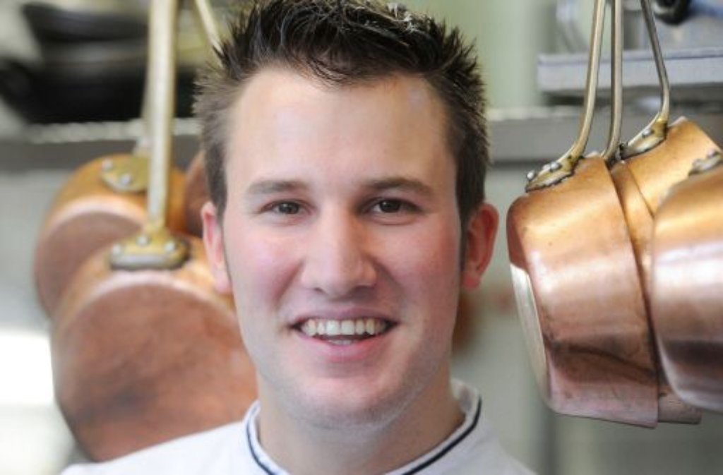 Der Koch Sören Anders ist vom Restaurantführer Gault Millau zum Aufsteiger des Jahres in Baden-Würtemberg gekürt worden. Foto: dpa