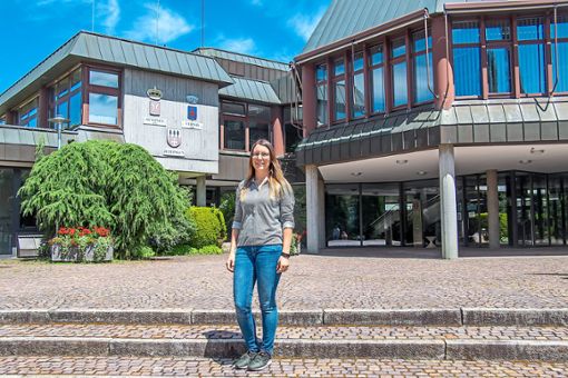 Sarah Tutzauer ist die neue Bau- und Ordnungsamtsleiterin bei der Jettinger Gemeindeverwaltung.Foto: Geisel Foto: Schwarzwälder Bote