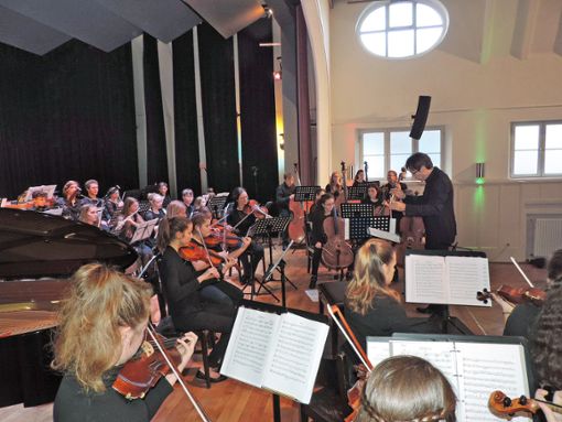 Das Jugendsinfonieorchester St. Georgen-Furtwangen begeistert die Besucher.  Fotos: Paskal Foto: Schwarzwälder Bote