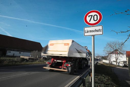Seitens des Baulastträgers wird keine Erfordernis für weitere Lärmschutzmaßnahmen an der B 33, hier im Bereich Mönchweiler, gesehen.   Foto: Eich