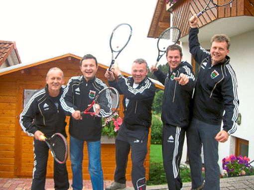 Größter Tennis-Erfolg in der Vereinsgeschichte: Die Herren 40 aus Salzstetten wurden 2013 Vizemeister in der Württembergstaffel, der höchsten Liga für Vierer-Teams. Foto: Maier