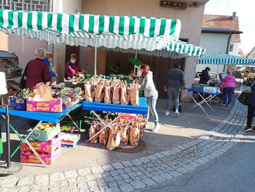 Die regionale Herkunft der Produkte ist den Seifers bei ihrem Obst- und Gemüsestand, der nun auch in Wachendorf zu finden ist, wichtig. Foto: Steinmetz Foto: Schwarzwälder Bote