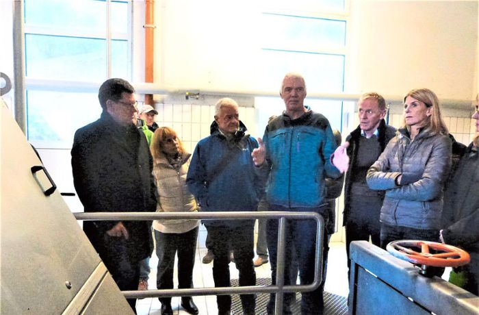 Wasserreinigung: Wo das Wasser hinfließt – Gemeinderat besucht Klärwerk