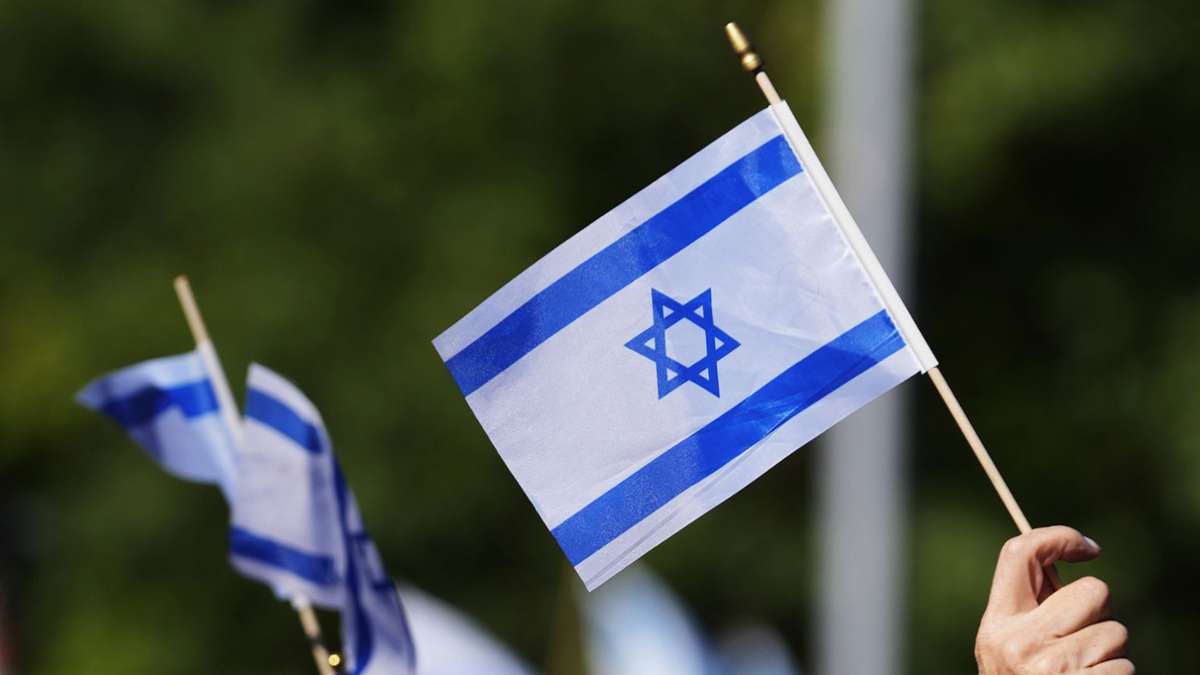 Rathaus Giengen: Versuchte Brandstiftung: Israel- und Ukraine-Fahne geklaut