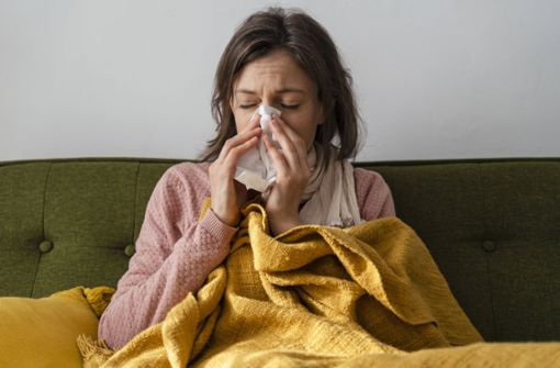 Erkältungen in der Herbstzeit sind keine Seltenheit. Zur Stärkung des Immunsystems gibt es verschiedene Tipps. Foto: IMAGO//Daniel Ingold