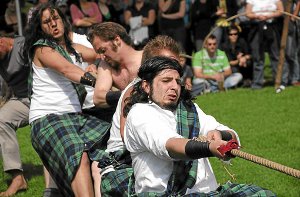 Die schwäbischen Highland-Games am Sonntag gehören zu einem der vielen Programmpunkte, die es beim Keltenfest in Nagold am kommenden Wochenende gibt. Foto: LGS