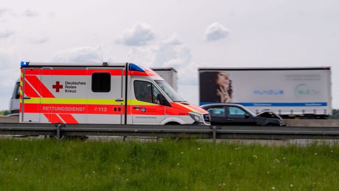 Ein Verletzter nach Unfall auf A 81 bei Deißlingen