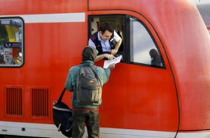 In diesem Jahr will die Bahn unter anderem 2100 Lokführer  einstellen Foto: imago  /Jochen Eckel