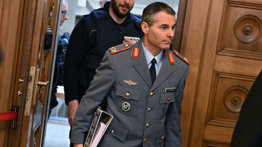 Der ehemalige KSK-Kommandeur Brigadegeneral Markus Kreitmayr vor Beginn des Prozesses Foto: Bernd Weißbrod/dpa/Bernd Weißbrod