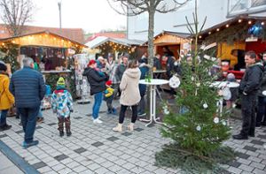 Weihnachtsmarkt in Meßstetten: Dichtes Gedränge und gute Gespräche