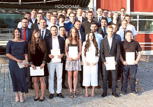 Absolventen der Fakultät Informatik an der Hochschule Furtwangen haben ihre Abschlusszuegnisse erhalten.  Foto: Neumann Foto: Schwarzwälder-Bote