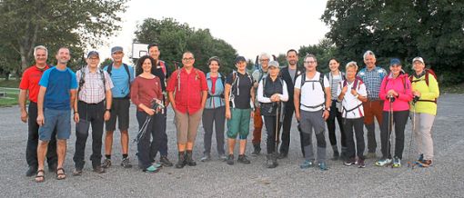 Erschöpft aber glücklich: Alle Teilnehmer der sbh-Vollmondwanderung kamen nach 42 Kilometern auch ins Ziel. Foto: Heim/sbh