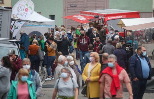 Viele Besucher genossen die Atmosphäre beim Naturparkmarkt in der Hüfingen Altstadt.  Foto: Marc Eich