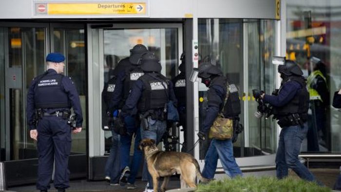Bombendrohung am Flughafen Schiphol