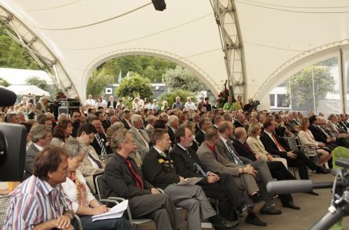 Mit einem bunten Programm wurde am Freitag das Neckarblühen Horb 2011 eröffnet. Foto: Idler