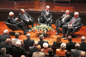 Sie lassen die Zeit der Gemeindereform wieder aufleben (von links): Hans Uhl, Eberhard Theurer, Roland Heck, Erwin Kästle und Kurt Haigis. Foto: Maier