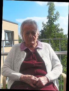 Maria Gwinner feiert heute im Effringer Haus Bergsteig ihren 90. Geburtstag.  Foto: Rennig Foto: Schwarzwälder-Bote