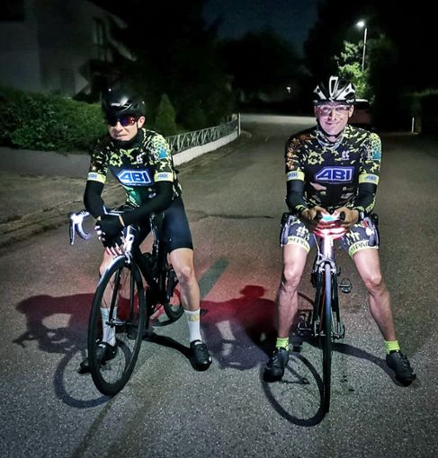 Tobias Kohler und Benedikt Geiger starteten im Dunkeln. Foto: Privat