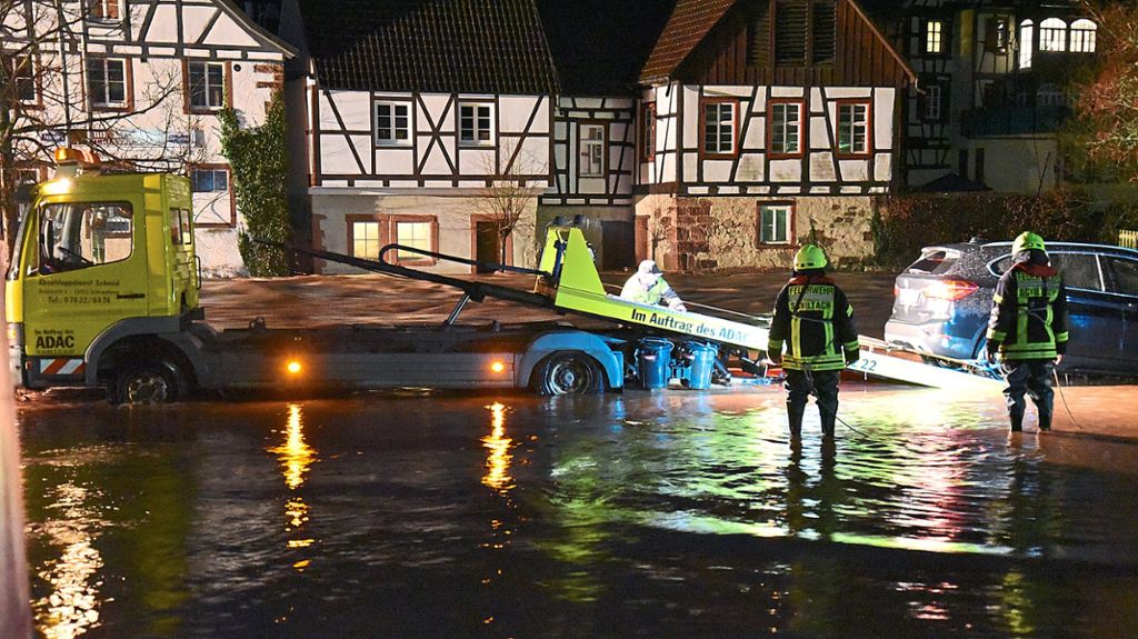 Hochwasseralarm im Kinzigtal: Am Heiligen Abend muss in Schiltach die Feuerwehr ran. Kinzig und Schiltach treten über die Ufer. Zum Artikel