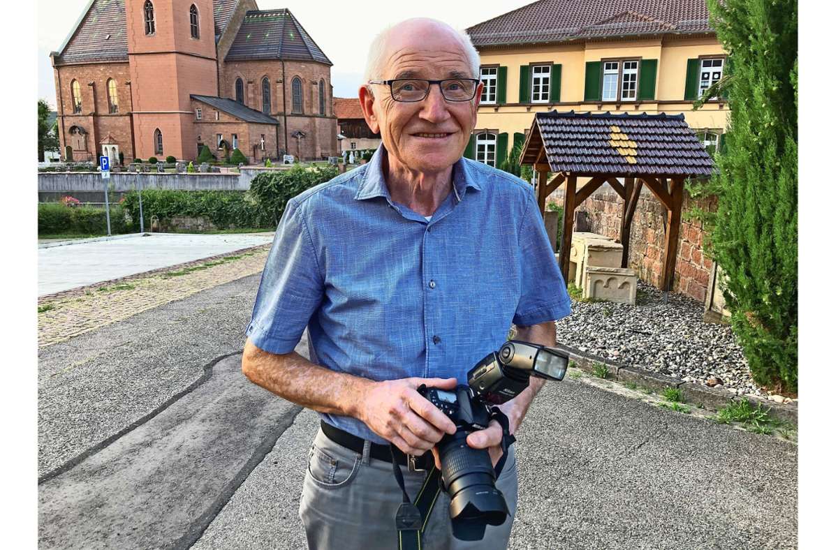 Albrecht Stuber hält mit seinem Fotoapparat gerne die Momente fest, die für die Geschichte der Gemeinde interessant sein könnten.  Foto: Bohnert-Seidel