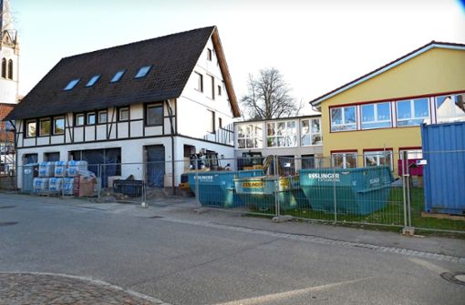 Am Kindergarten in Winzeln wird aktuell kräftig gearbeitet. Foto: Stöhr