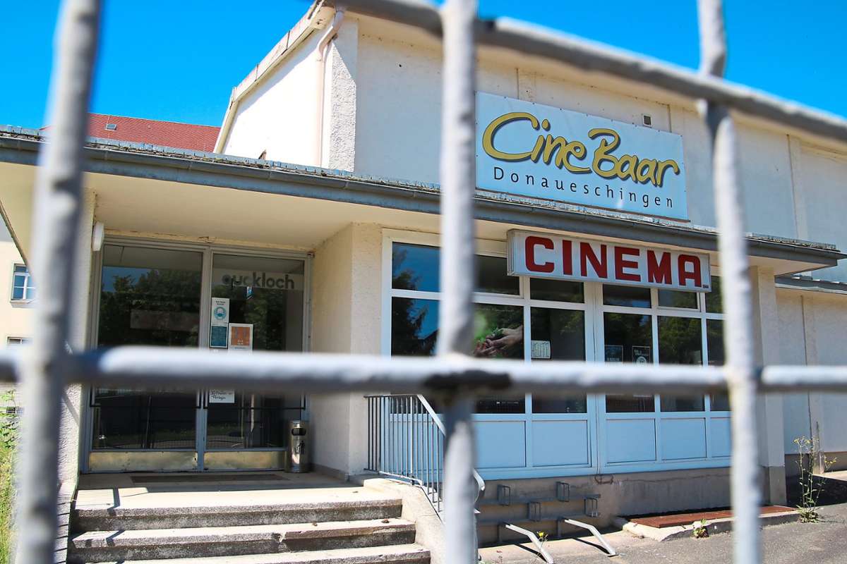 Noch ist der Zugang zum Cinebaar-Kino in Donaueschingen durch ein Eisentor versperrt, doch es gibt eine Perspektive und schon bald sollen Filmfreunde dort wieder auf ihre Kosten kommen.