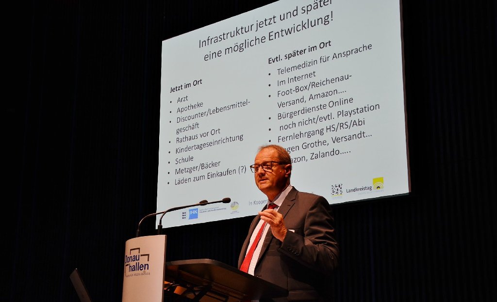 90 Prozent der Gebäude in Tuningen sind ans Glasfasernetz angeschlossen. Bürgermeister Jürgen Roth, seit 2003 im Amt, konnte  über Erfolge reden. Drei Millionen Euro wurden in Tuningen investiert, seit 2011 wurde an dem Projekt gearbeitet.