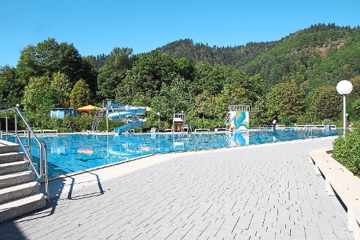 Trotz des Sommerwetters schließt das Freibad in Schiltach. Foto: Schmidtke