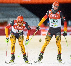Hier bei einem Teamwettbewerb noch gemeinsam am Start, kämpften in Lillehammer Manuel Faißt (Bild rechts)  und Johannes Rydzek wieder auf eigene Rechnung um Weltcuppunkte. Foto: Brandt
