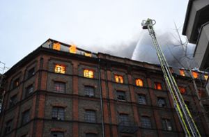 Das Feuer war am Freitagmittag in dem leerstehenden Gebäude ausgebrochen. Foto: dpa/René Priebe