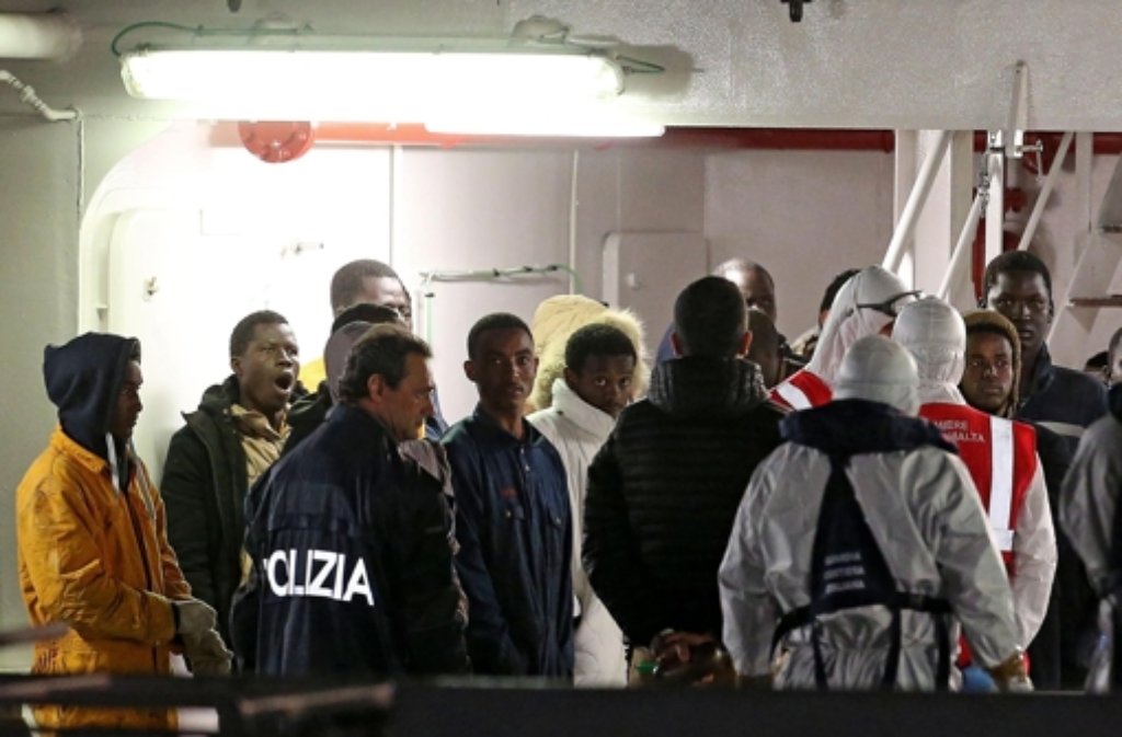 27 der 28 Überlebenden sind mittlerweile in der sizilianischen Stadt Catania eingetroffen.