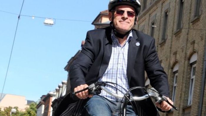 Vier E-Bikes für Minister Hermann