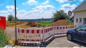 Im Sommer sah es im neuen Baugebiet „Auf Hirschen II“ noch so aus, inzwischen ist man mit der Erschließung von 24 Bauplätzen schon fast auf der Zielgerade. Foto: Bäurle