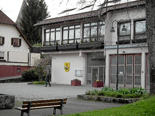 Hinter der Fassade des Rathauses   brodelt es in Neuweiler gewaltig. Foto: Stocker Foto: Schwarzwälder-Bote