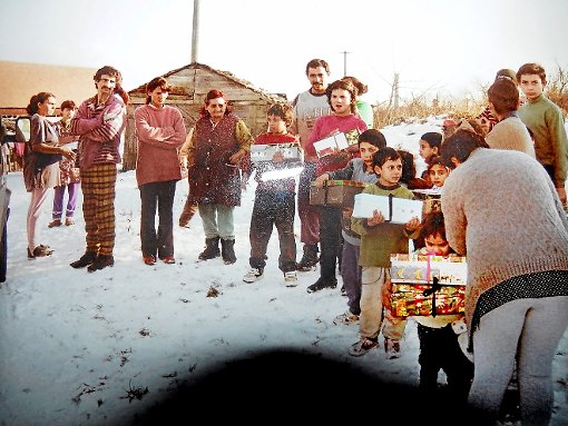 Weihnachten 2011 im slowakischen Uzovska Panice. Kinder freuen sich über Geschenke, die Heiligenzimmerner Familien für sie gepackt hatten. Auch in diesem Jahr wird es eine Bescherung geben.  Foto: Archiv Foto: Schwarzwälder-Bote