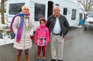 Ingrid Mahageeta Muennich, hier mit der kleinen Daphne und Keke, hat eine Spendeninitiative ins Leben gerufen. Foto: Reich
