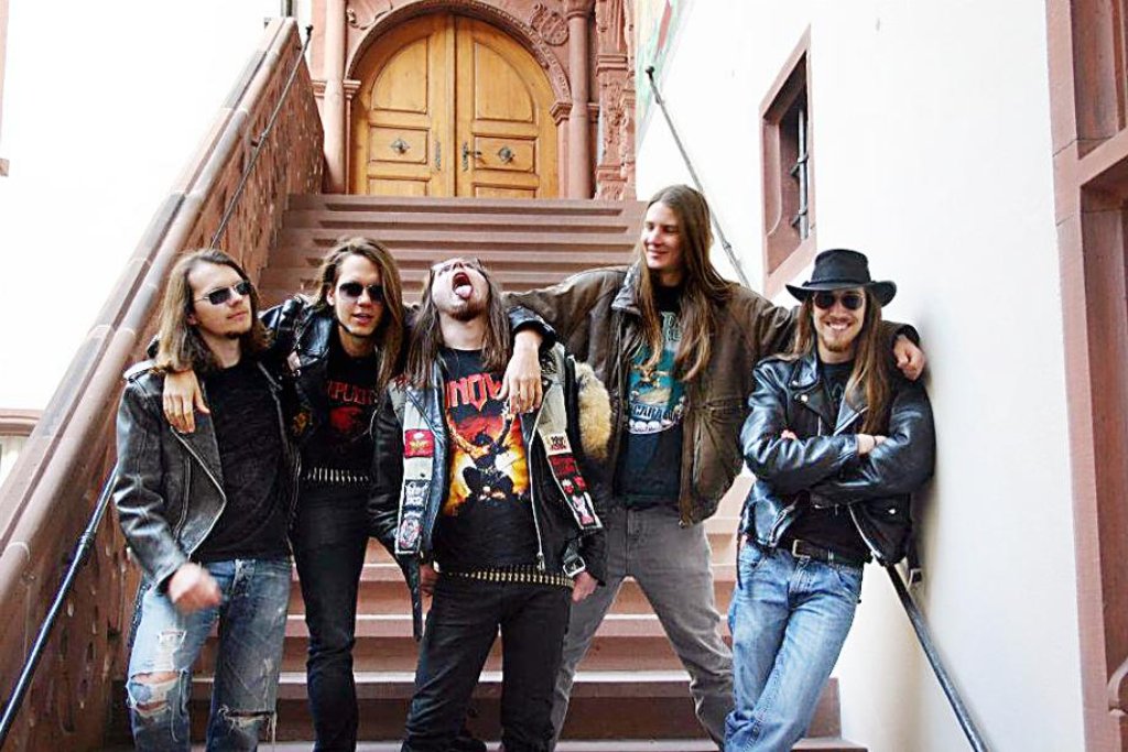 Metal-Band Ruler aus Italien feiern Deutschland-Premiere im Balinger Sonnenkeller. Foto: sb