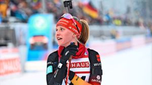 Was für ein Weltcup-Debüt:  Julia Tannheimer kann ihr Glück  nach ihrem Zieleinlauf in Ruhpolding kaum fassen. Foto: Sven Hoppe/dpa