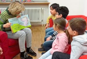 Die Vorlesestunden der Lesewelt Ortenau sind bei Kindern sehr beliebt. Foto: Verein Foto: Lahrer Zeitung
